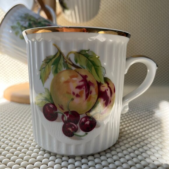 4 Mugs Fruit Pattern Made in Japan Golden Rim - Picture 6 of 14